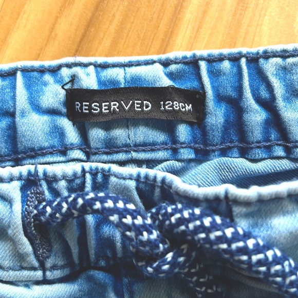 Boys shorts, size 6-8, 128cm. Denim, elastic and string at the waist. - Picture 2 of 5